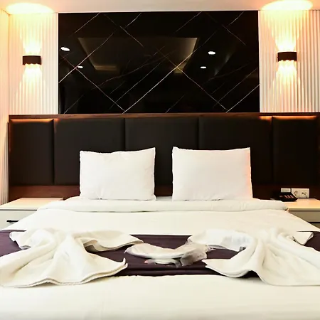 Отель Lizbonia 2*